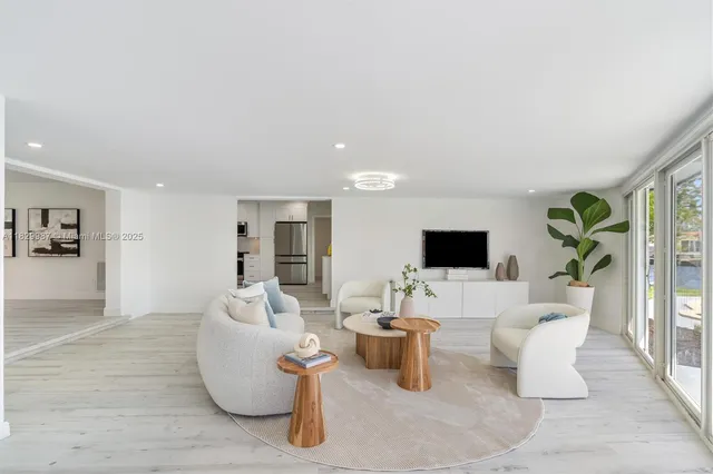 $1,099,999 | 321 Southeast 4th Street, Pompano Beach, FL 33060