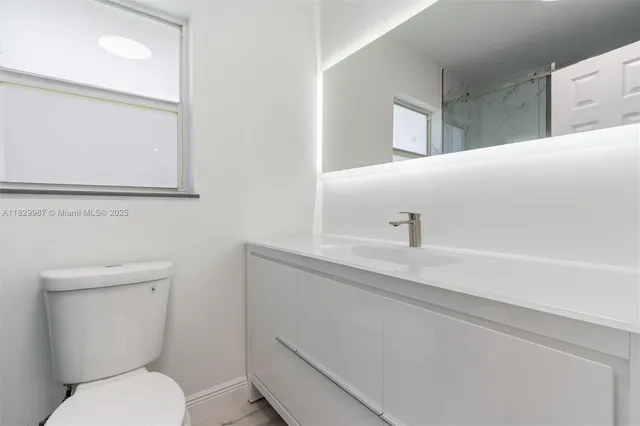 $1,099,999 | 321 Southeast 4th Street, Pompano Beach, FL 33060