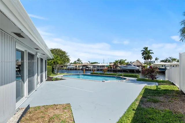 $1,099,999 | 321 Southeast 4th Street, Pompano Beach, FL 33060