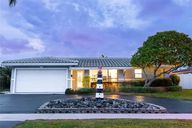 $1,099,999 | 321 Southeast 4th Street, Pompano Beach, FL 33060