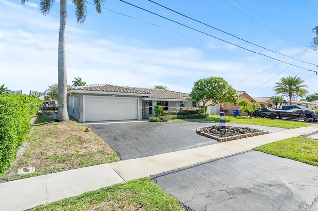 $1,099,999 | 321 Southeast 4th Street, Pompano Beach, FL 33060