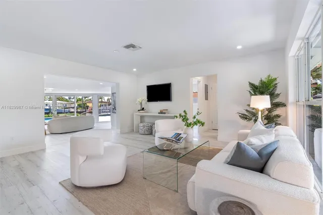 $1,099,999 | 321 Southeast 4th Street, Pompano Beach, FL 33060