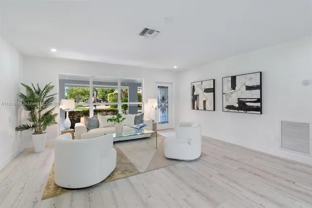 $1,099,999 | 321 Southeast 4th Street, Pompano Beach, FL 33060