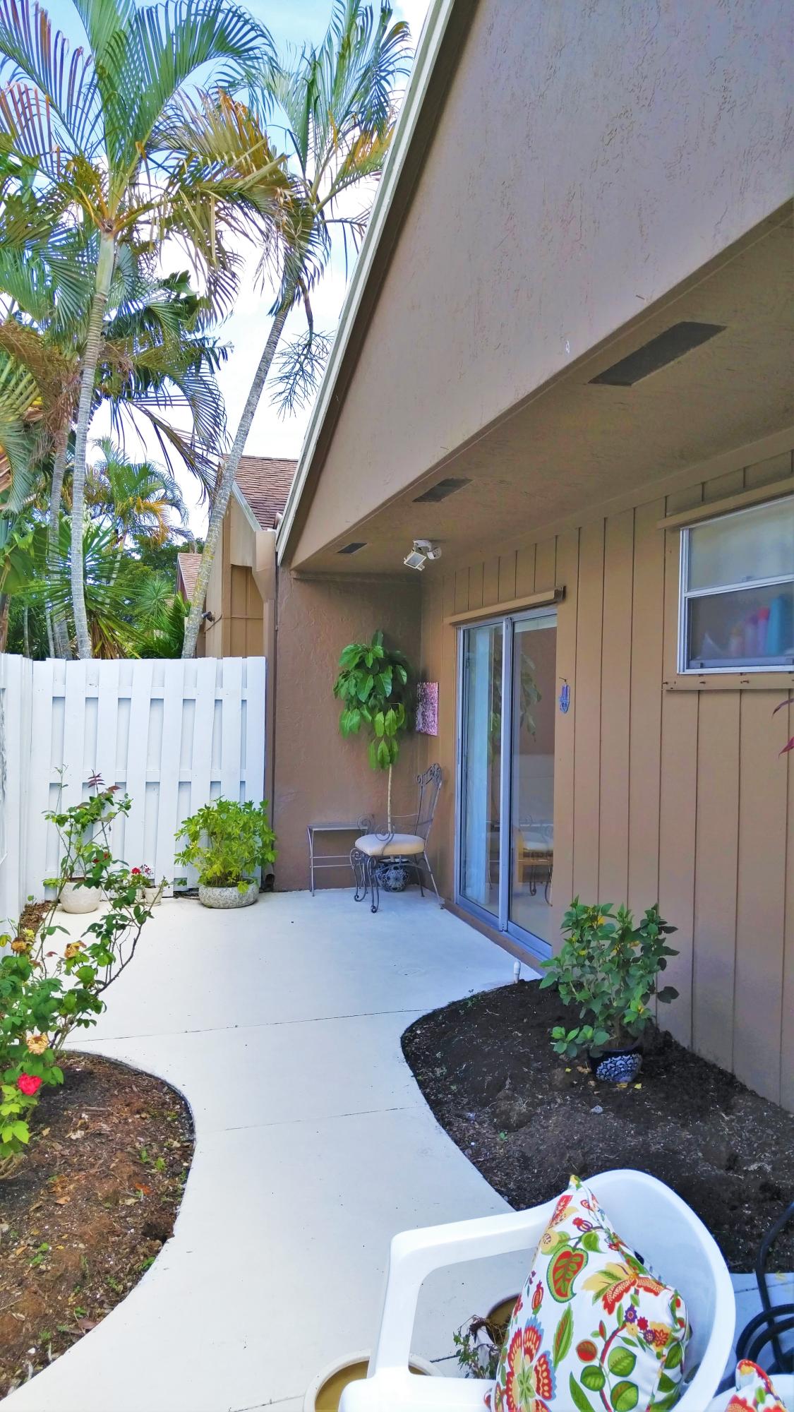 22301 Timberly Drive Boca Raton, FL 33428 - Photo 22 of 32 Courtyard long view