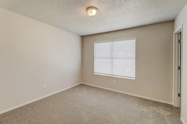 $2,150 | 260 Ariel Lane, Wilmer, TX 75172