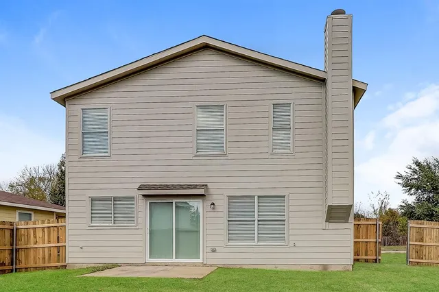 $2,150 | 260 Ariel Lane, Wilmer, TX 75172