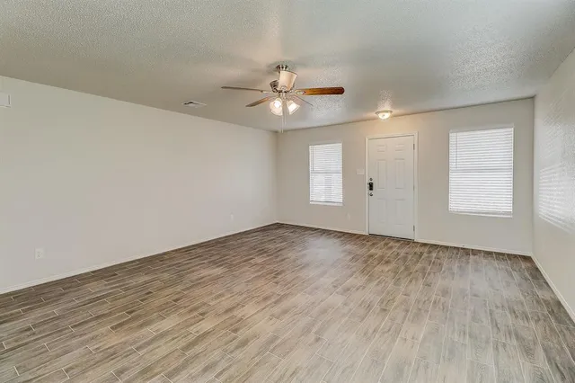 $2,150 | 260 Ariel Lane, Wilmer, TX 75172