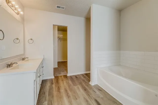 $2,150 | 260 Ariel Lane, Wilmer, TX 75172