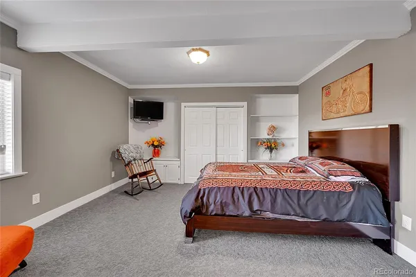 a view of a garage room