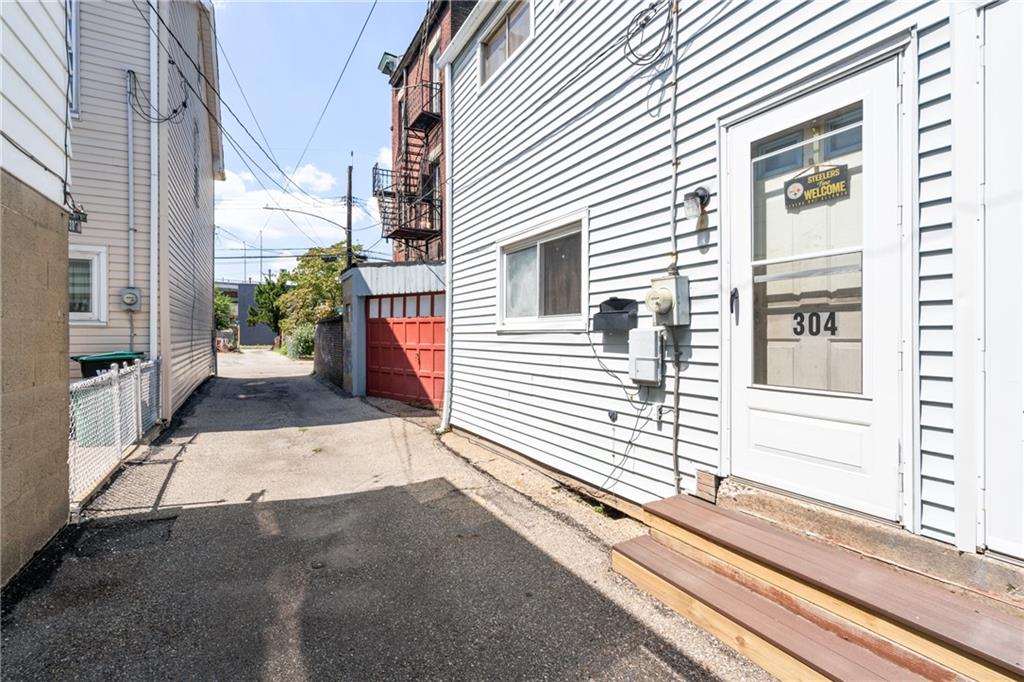 304 Pilgrim Way Pittsburgh, PA 15215 - Photo 6 of 10