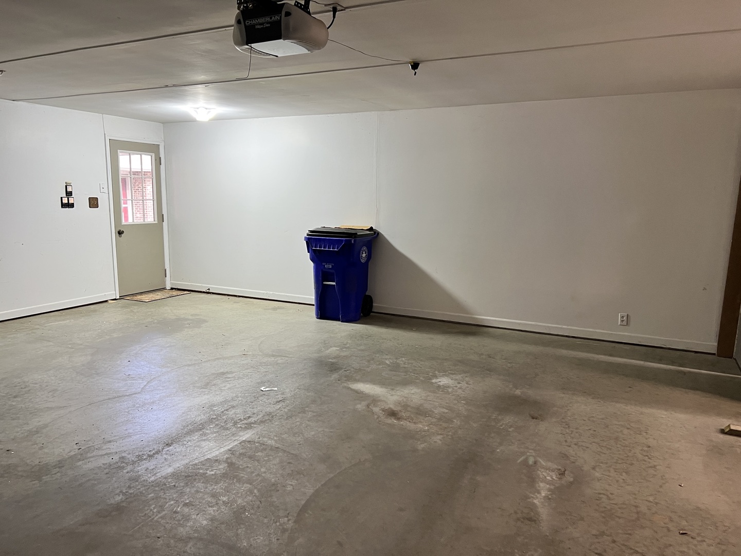 52 Sadowski Court, Unit D Decatur, IL 62521 - Photo 9 of 54 a view of an empty room