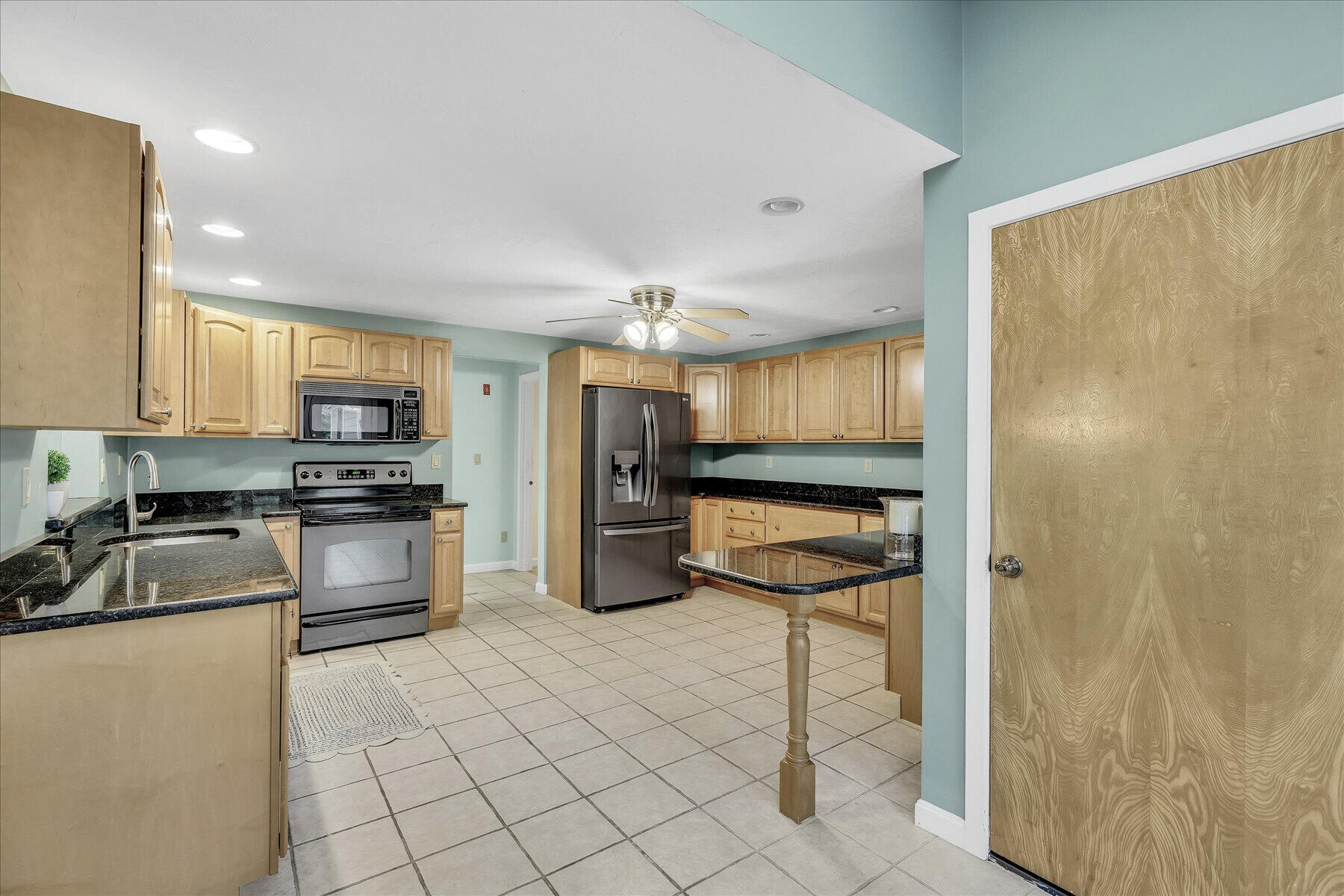 4 Florence Avenue Mashpee, MA 02649 - Photo 18 of 68 Kitchen