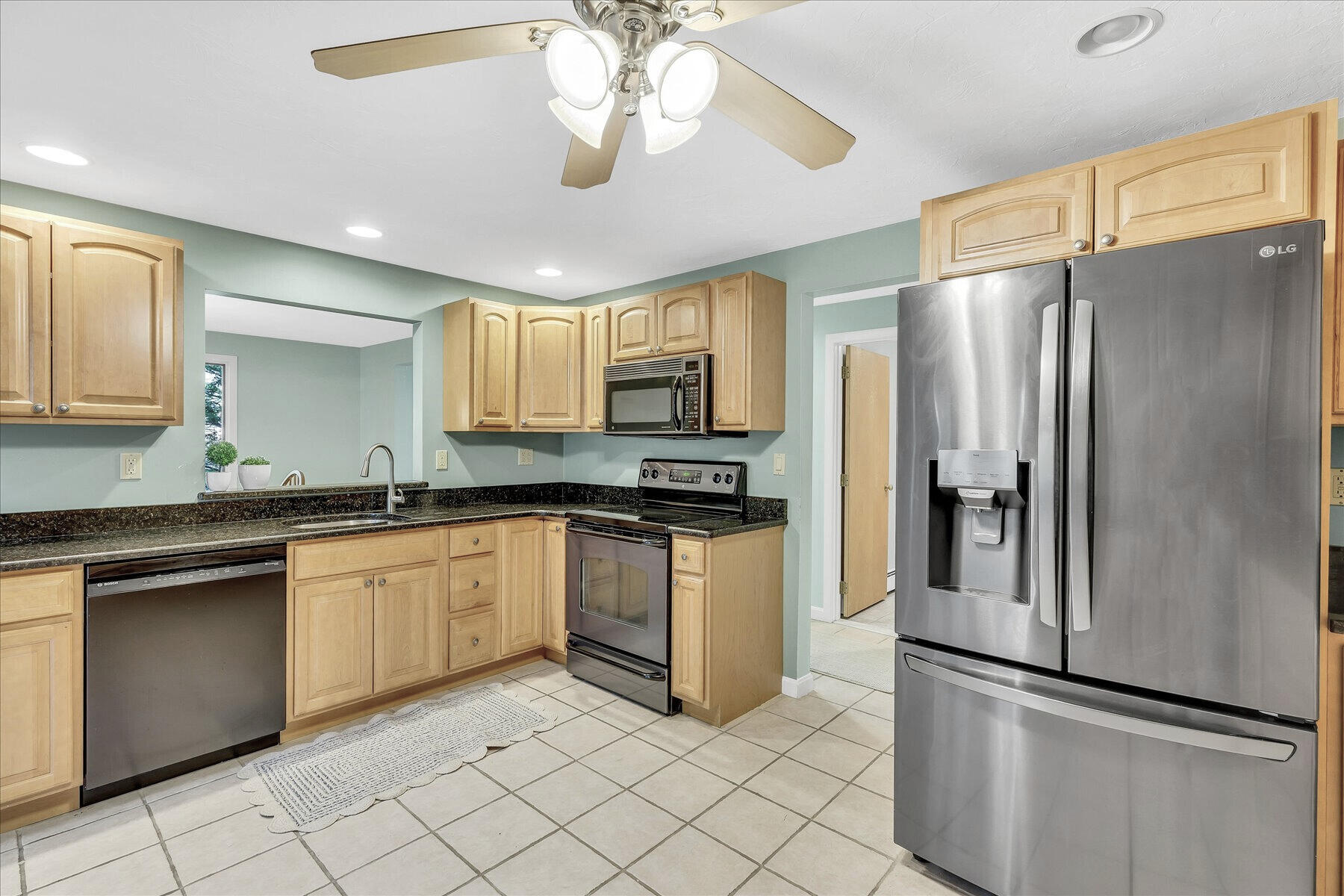 4 Florence Avenue Mashpee, MA 02649 - Photo 20 of 68 Kitchen