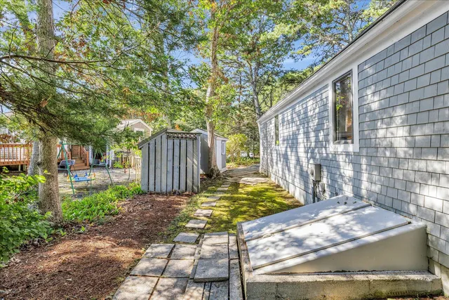 $879,900 | 4 Florence Avenue, Mashpee, MA 02649