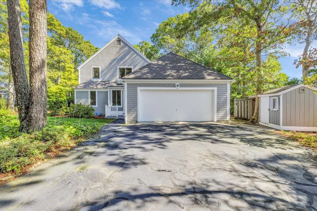 $879,900 | 4 Florence Avenue, Mashpee, MA 02649