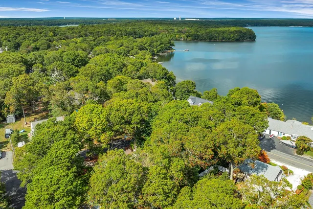 $879,900 | 4 Florence Avenue, Mashpee, MA 02649