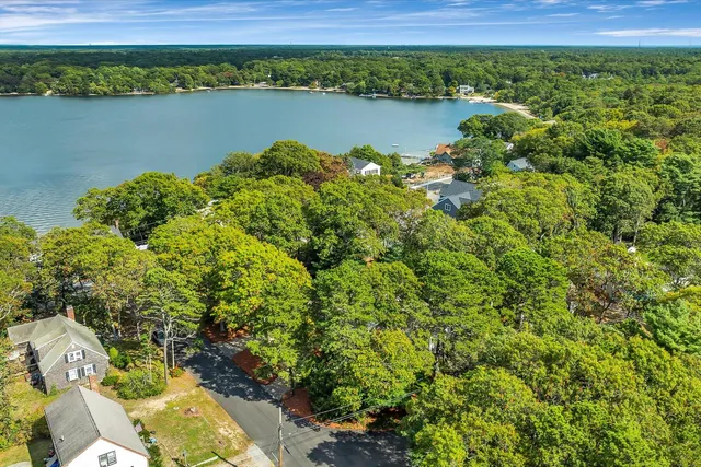 $879,900 | 4 Florence Avenue, Mashpee, MA 02649