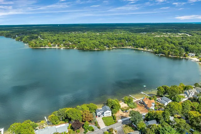 $879,900 | 4 Florence Avenue, Mashpee, MA 02649