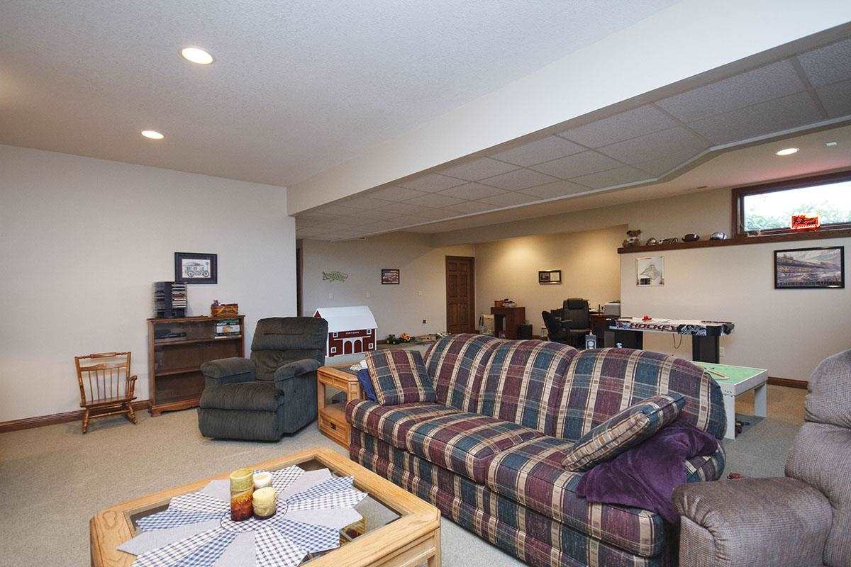 10110 Hoffman Road Fort Wayne, IN 46816 - Photo 22 of 29