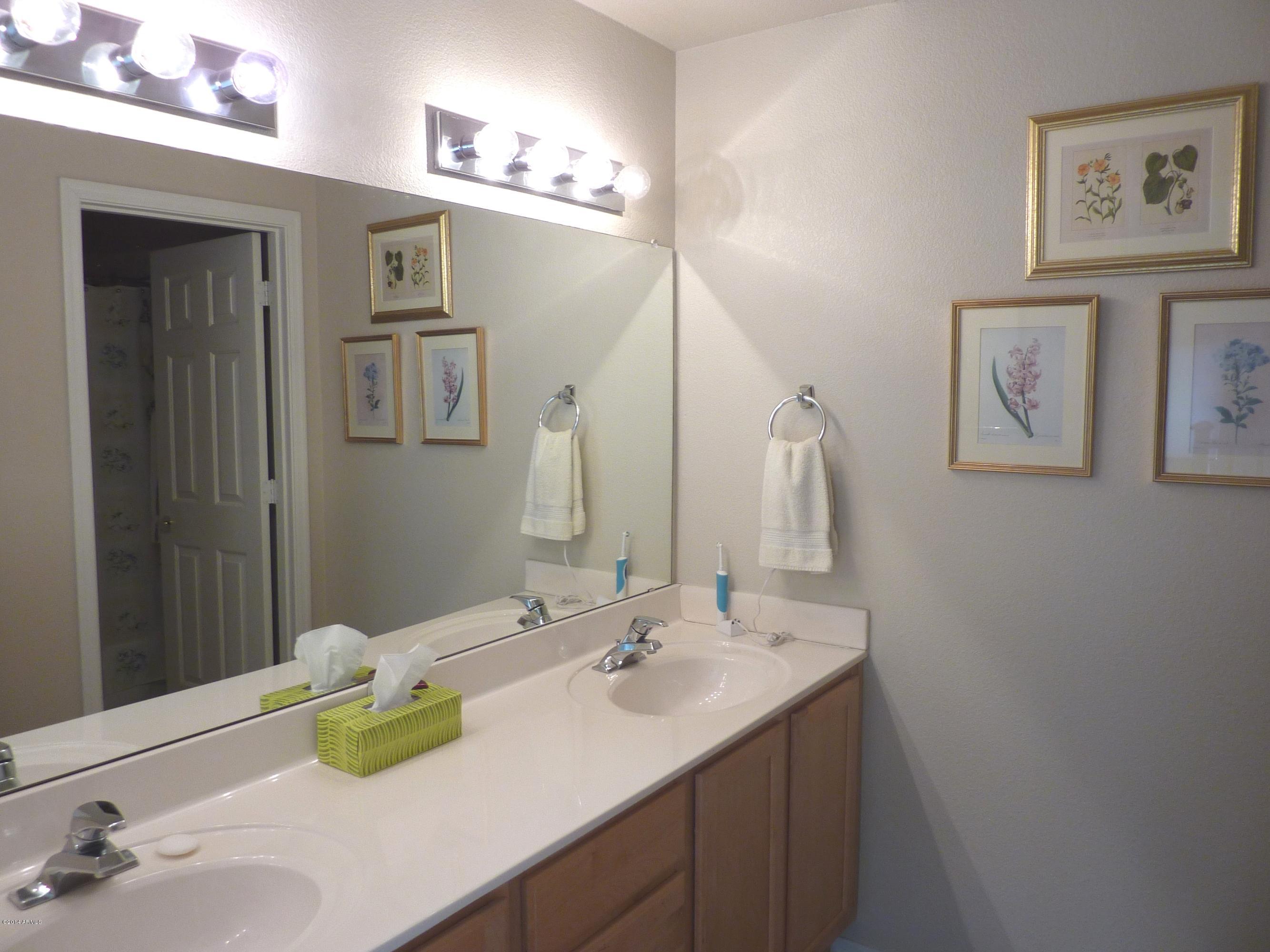 1445 East Broadway Road, Unit 110 Tempe, AZ 85282 - Photo 12 of 31 Upstairs Bath