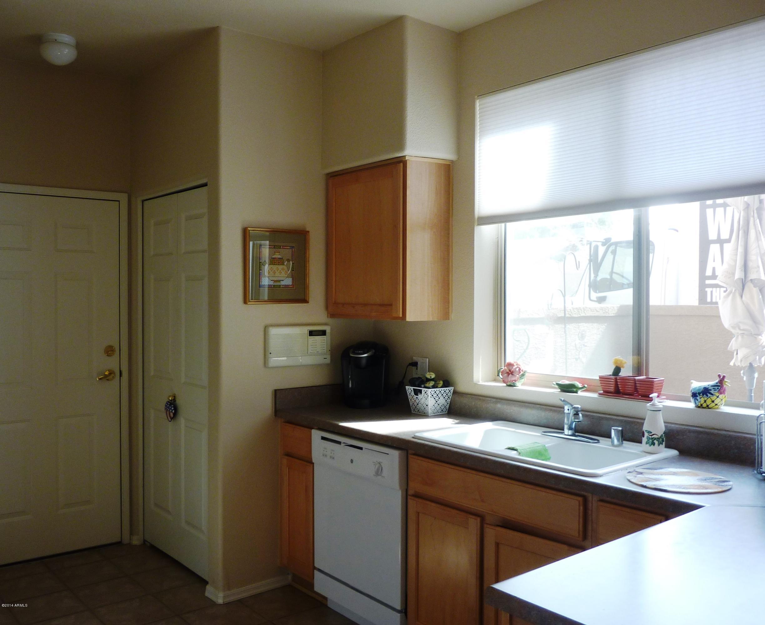 1445 East Broadway Road, Unit 110 Tempe, AZ 85282 - Photo 17 of 31 Kitchen