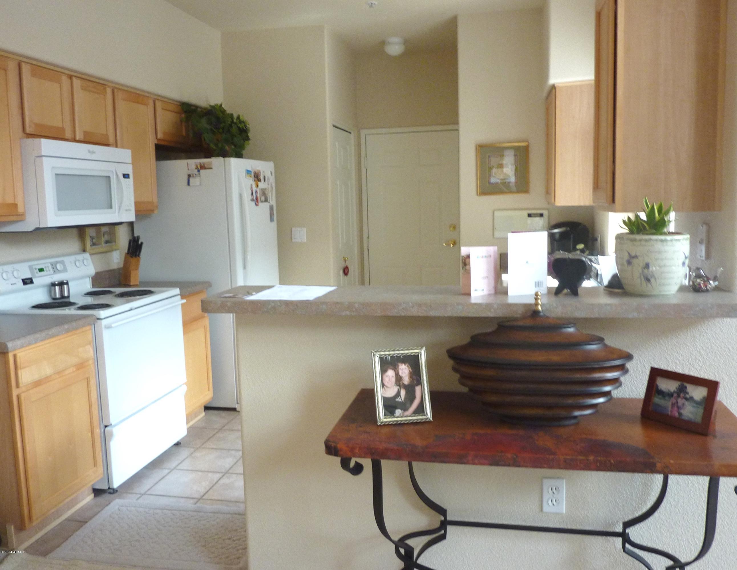 1445 East Broadway Road, Unit 110 Tempe, AZ 85282 - Photo 4 of 31 Cheerful Kitchen