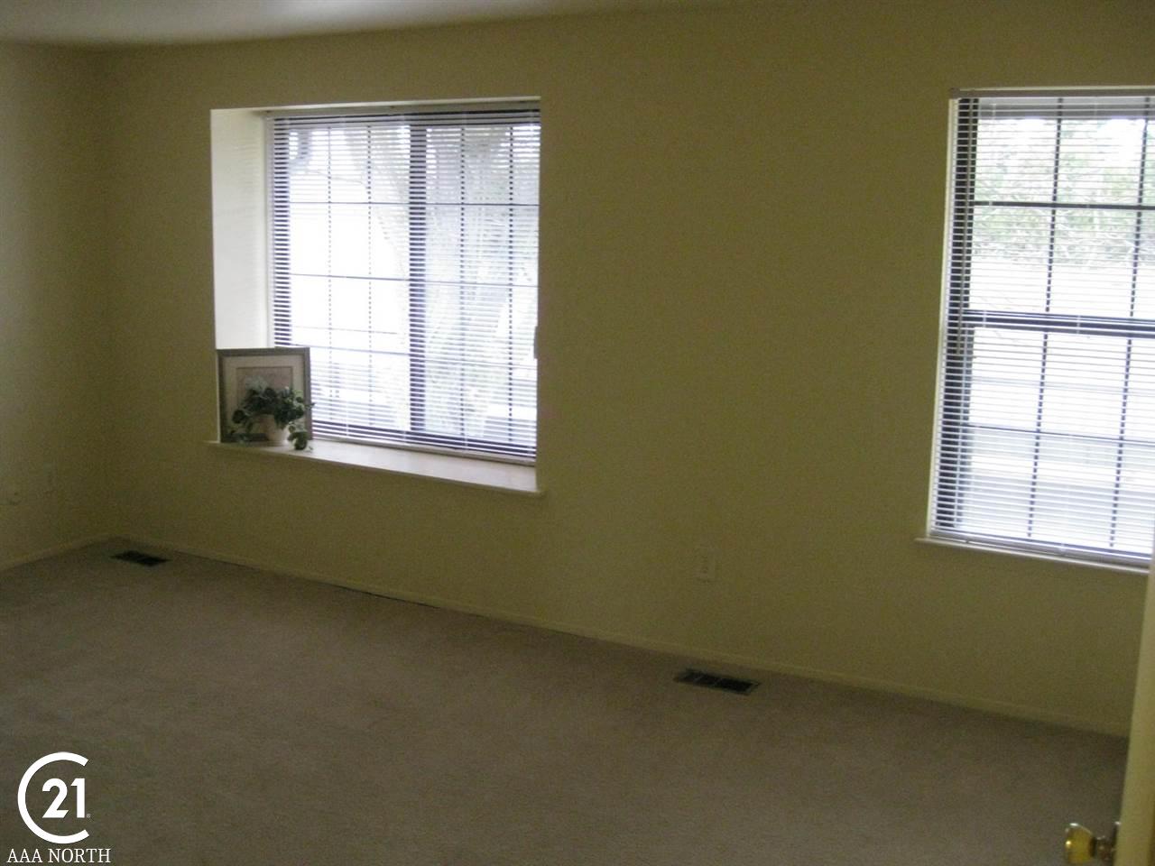 24690 Chalk Farm Road North Warren, MI 48091 - Photo 14 of 30 Gallery Image 14