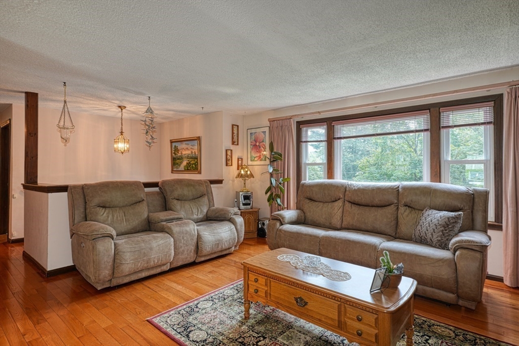 49 Summer Hill Road Maynard, MA 01754 - Photo 4 of 32