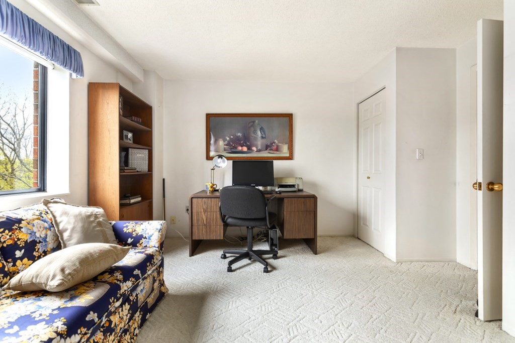 4 Summit Drive, Unit 201 Reading, MA 01867 - Photo 22 of 36