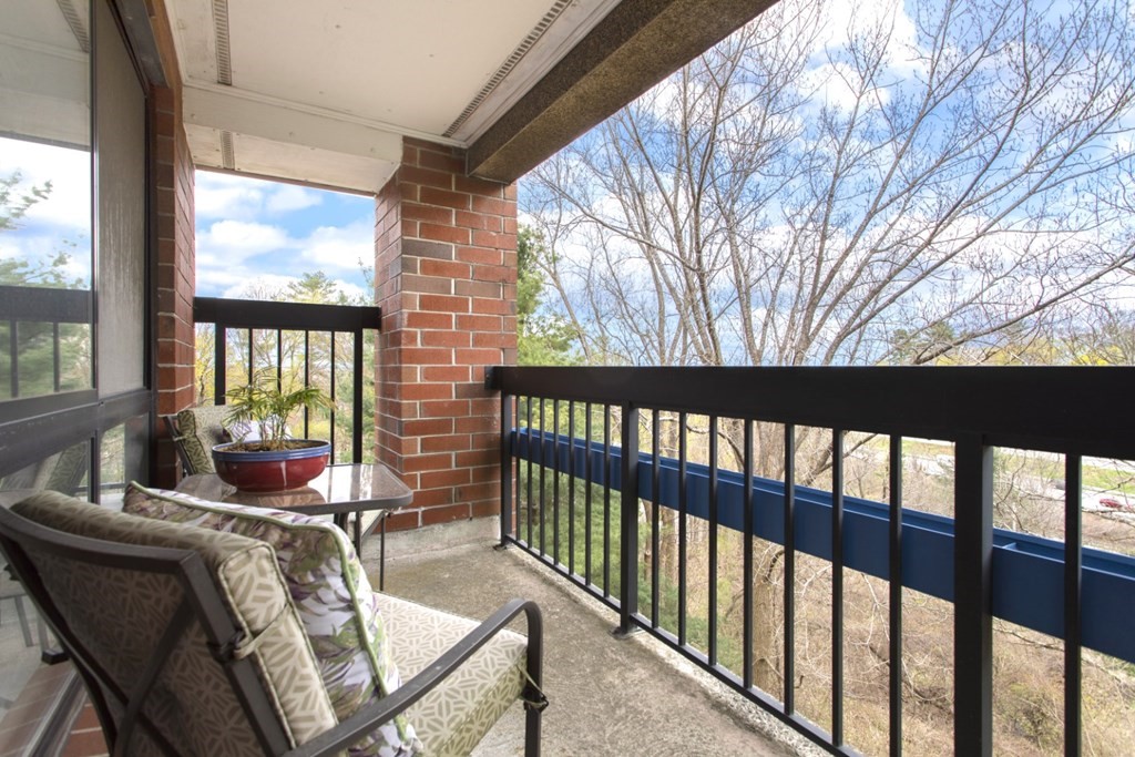 4 Summit Drive, Unit 201 Reading, MA 01867 - Photo 8 of 36