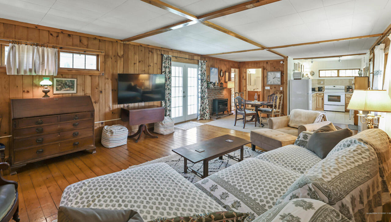 129-133 Pension Ridge Road Boothbay, ME 04537 - Photo 13 of 44 couch view