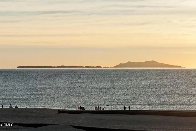 $1,395,000 | 2825 Panama Drive, Oxnard, CA 93035