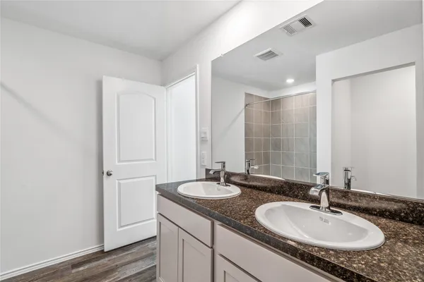 $1,800 | 5930 Hampton Valley Dr Spring, Spring, TX 77373