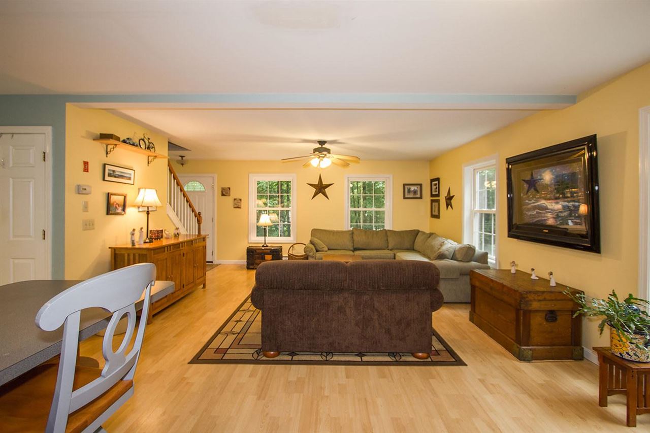 134 Estes Road Rochester, NH 03867 - Photo 8 of 26
