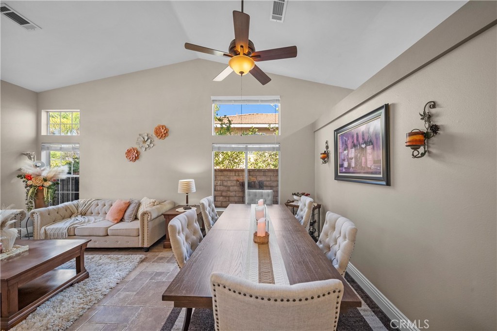 27908 Rainier Road Castaic, CA 91384 - Photo 12 of 41
