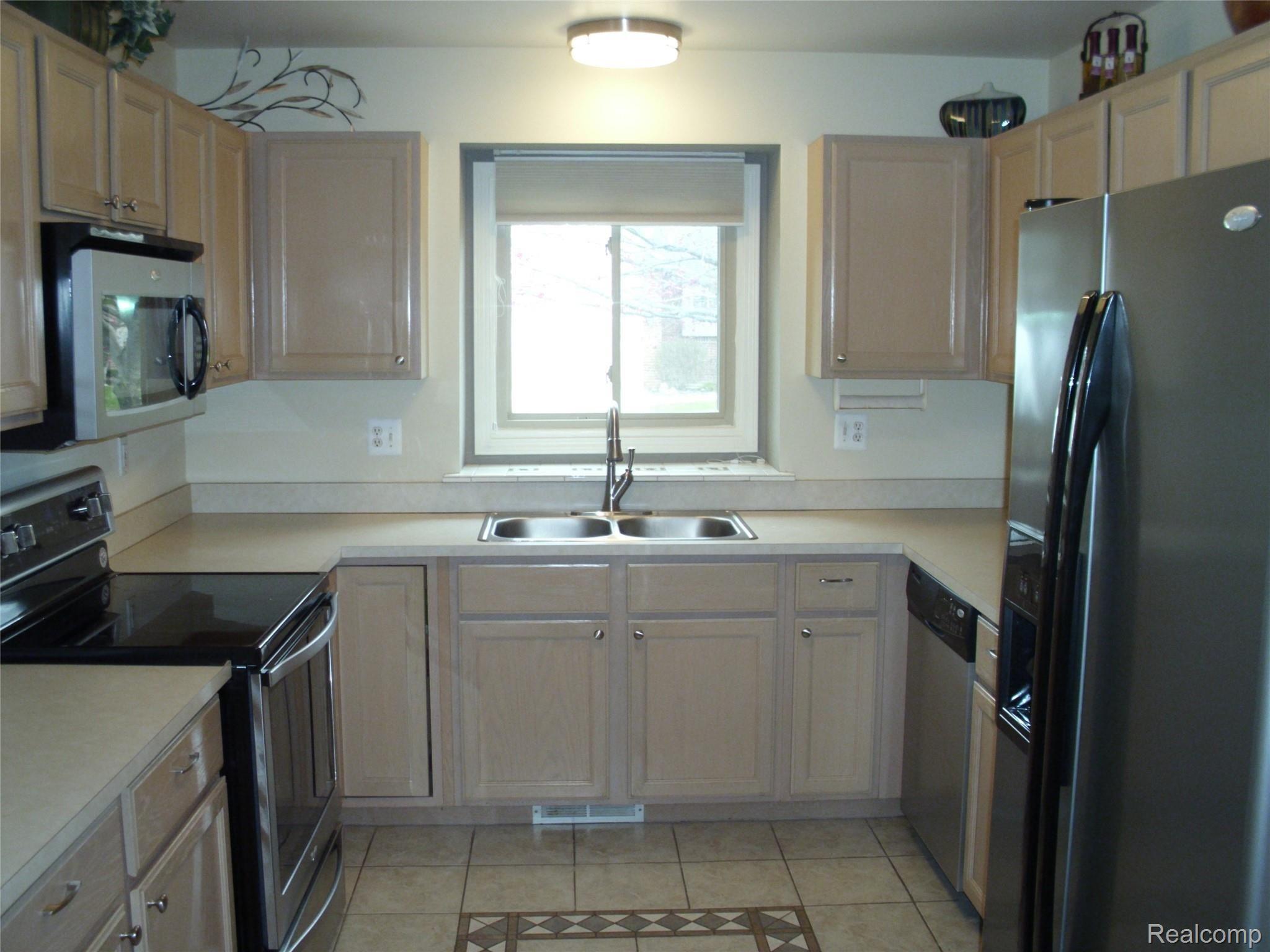 16841 Country Ridge Lane Macomb, MI 48044 - Photo 26 of 76 DSCI4171.JPG