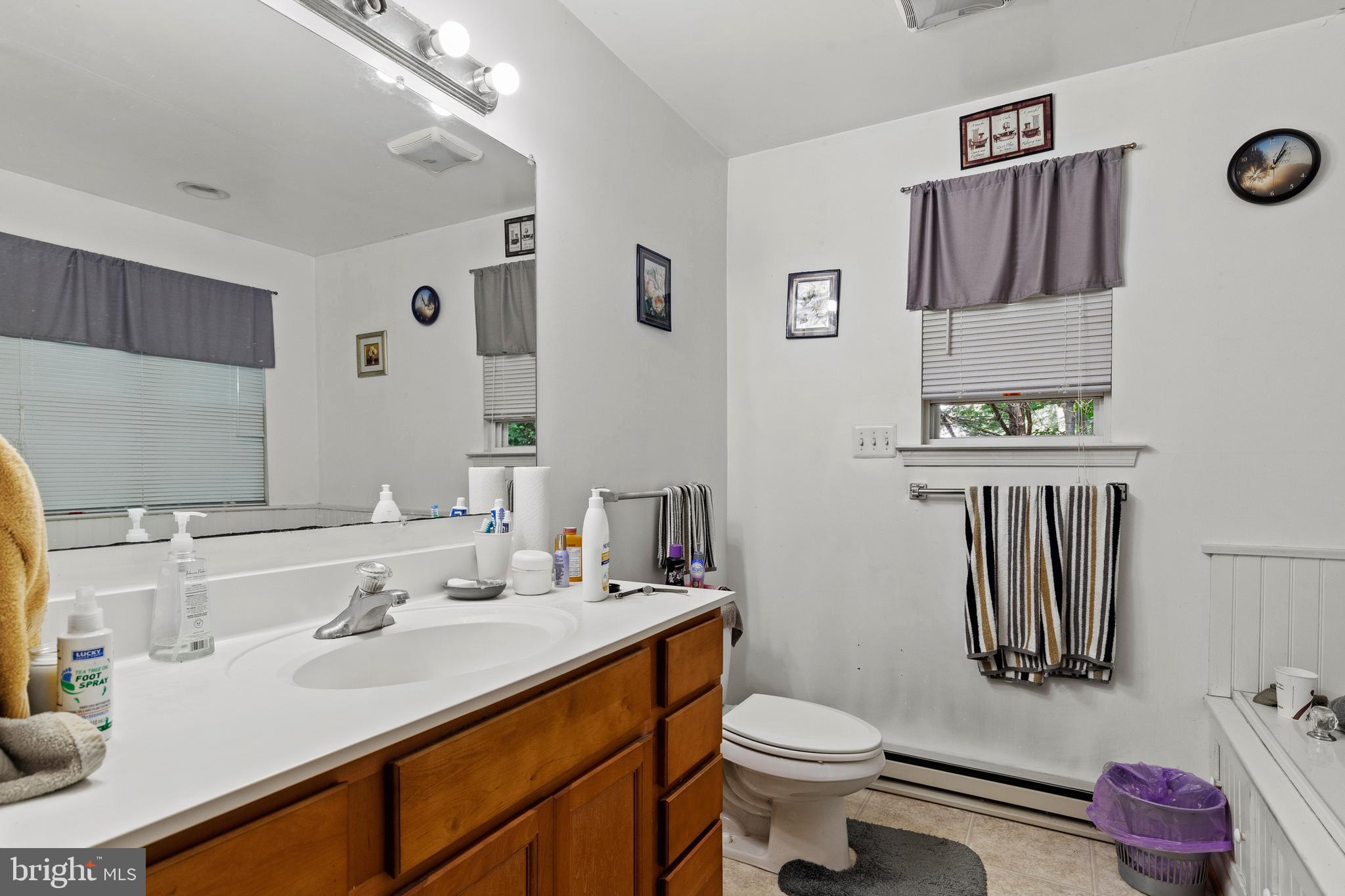 5943 Sneed Drive Deale, MD 20751 - Photo 14 of 38 Main level full bath