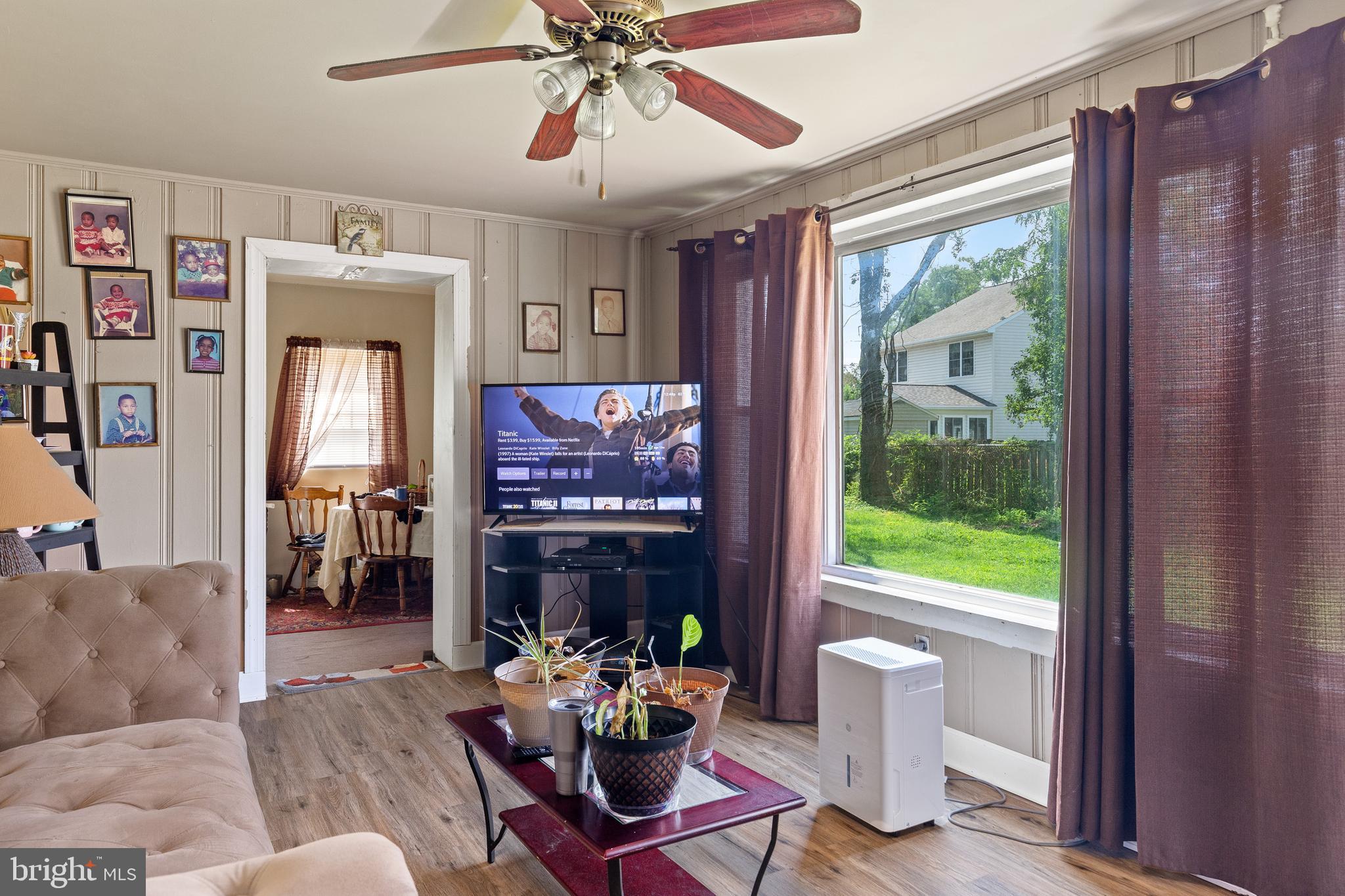 5943 Sneed Drive Deale, MD 20751 - Photo 7 of 38 Living room
