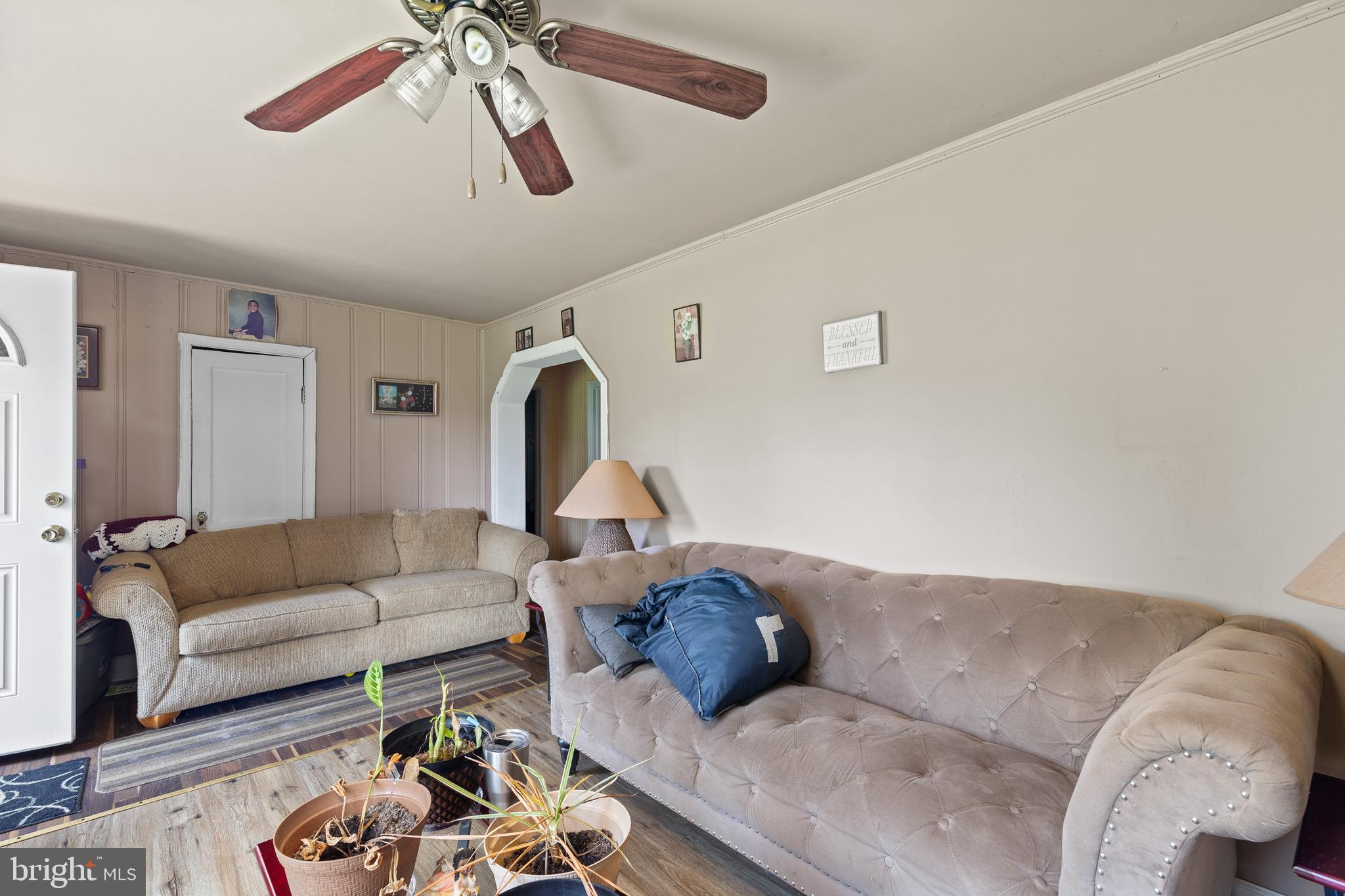 5943 Sneed Drive Deale, MD 20751 - Photo 8 of 38 Living room