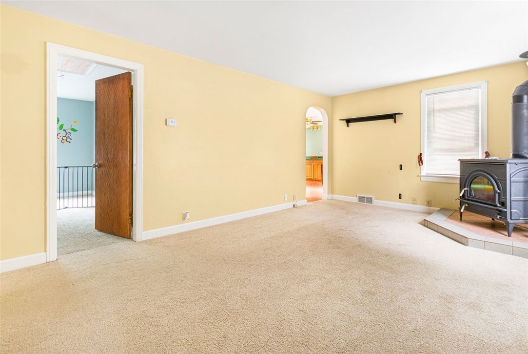 164 Steere Farm Road Burrillville, RI 02830 - Photo 9 of 41 Gallery Image 9