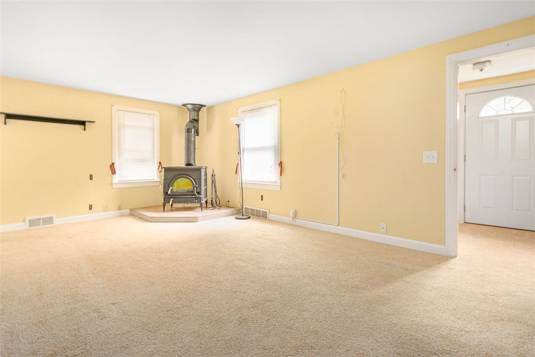 164 Steere Farm Road Burrillville, RI 02830 - Photo 10 of 41 Gallery Image 10