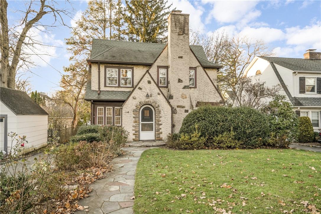 33 Jefferson Road Scarsdale, NY 10583 - Photo 1 of 1 Welcome to 33 Jefferson Road, Scarsdale! Tucked into a quiet spot, within easy walk to Edgewood E/S and Scarsdale HS. Also close to NYC train, shopping and restaurants.