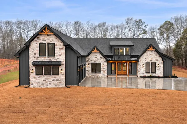 $949,900 | 155 Carriage Gate Drive, Wellford, SC 29385