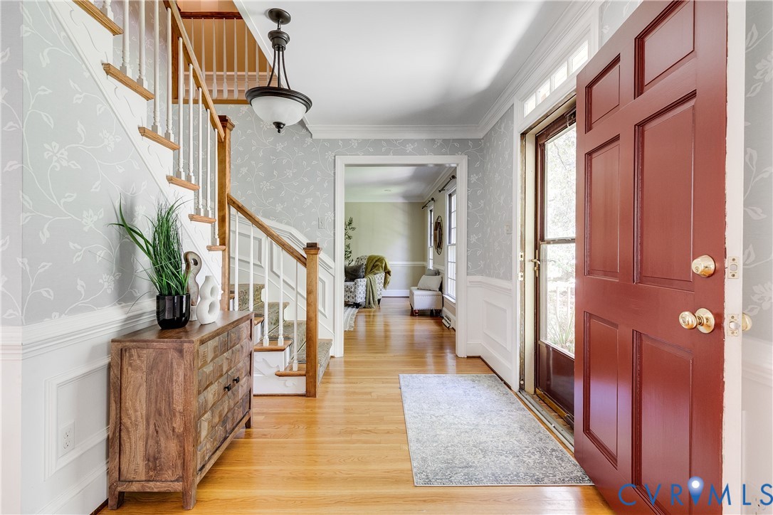 509 Wadeward Road Henrico, VA 23229 - Photo 3 of 59 a view of a hallway view with staircase