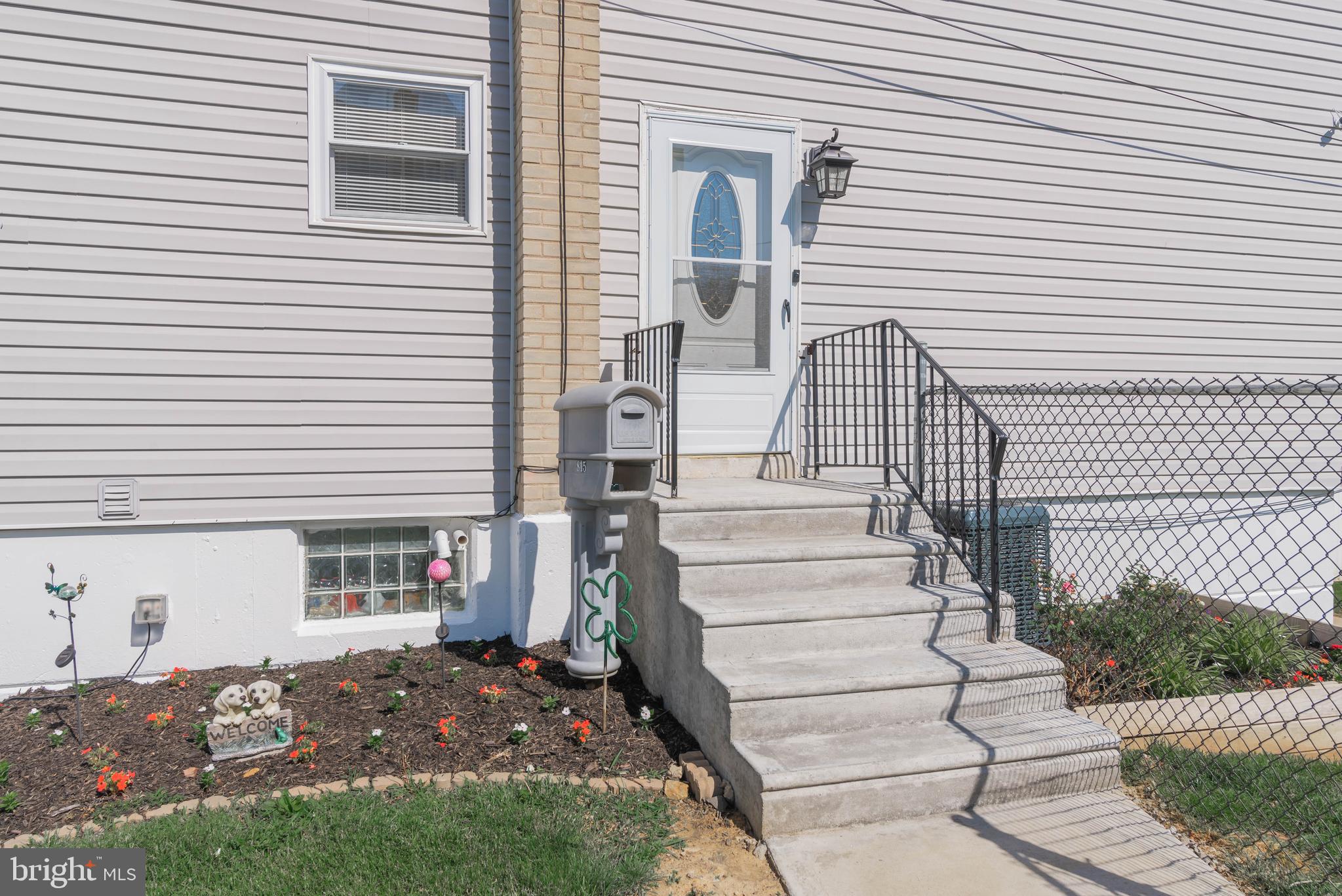 815 Avon Road Philadelphia, PA 19116 - Photo 2 of 28 Side Entrance