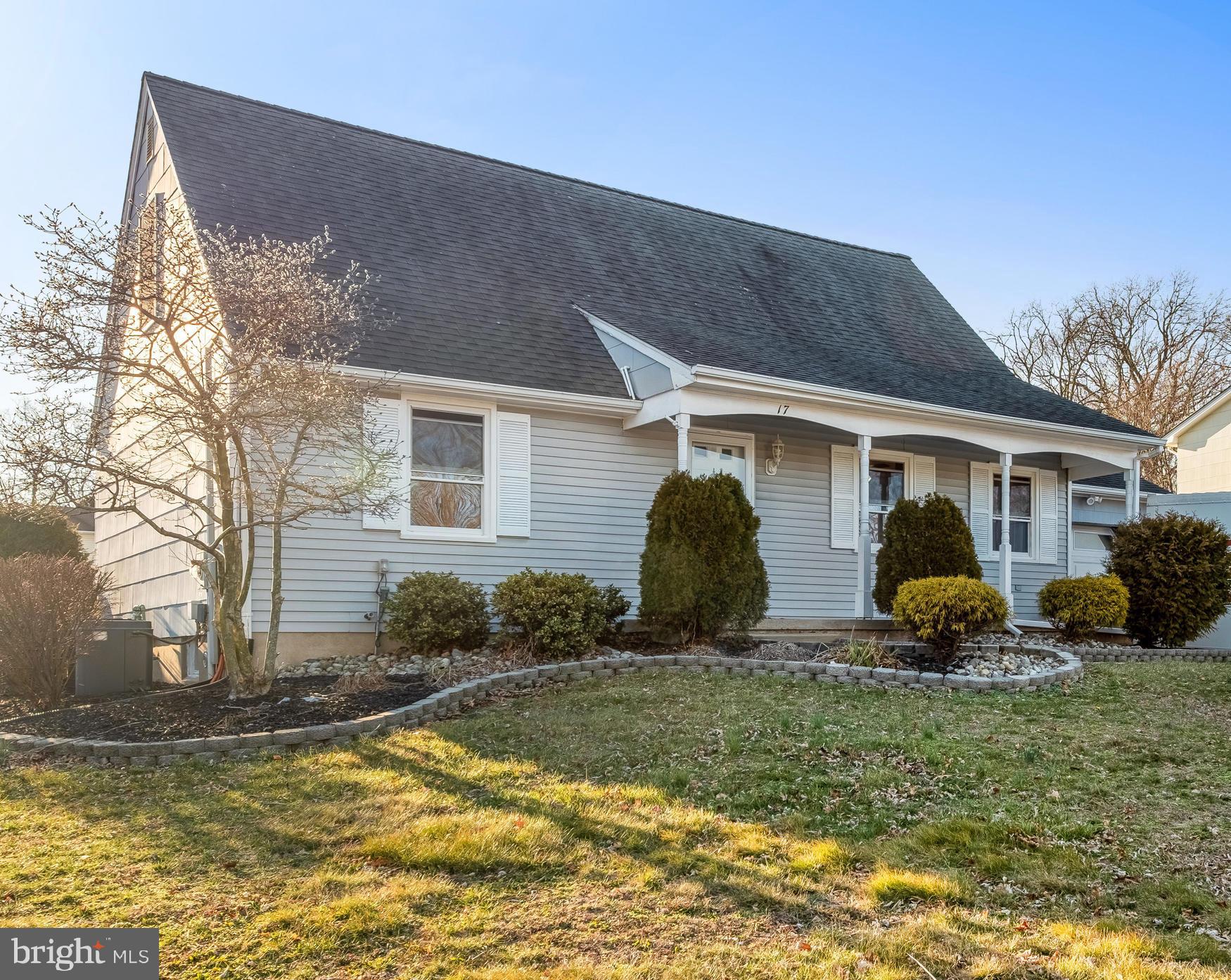 17 Hobbs Road Hamilton, NJ 08619 - Photo 2 of 36
