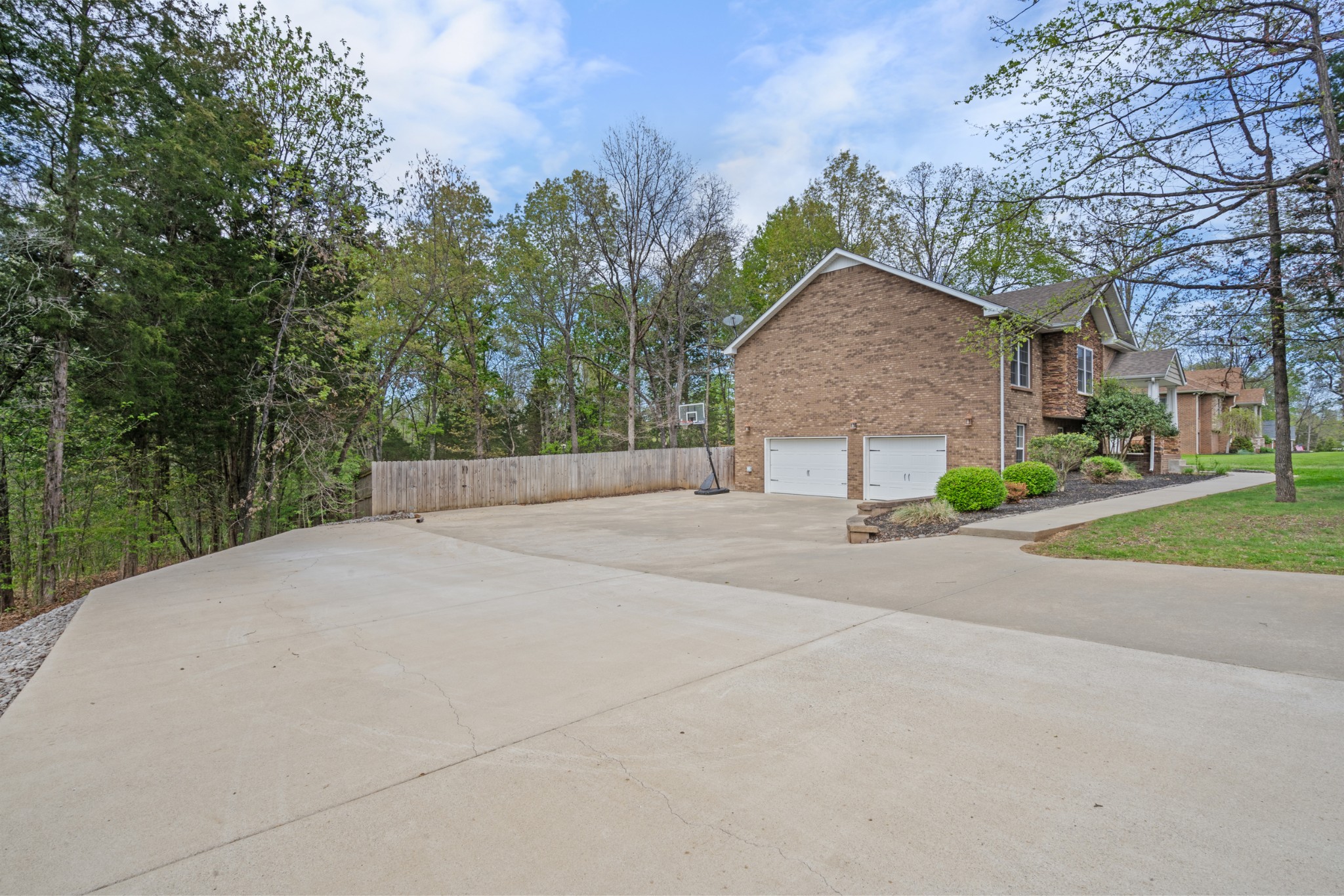 401 Salem Ridge Road Clarksville, TN 37040 - Photo 3 of 52 Gallery Image 3