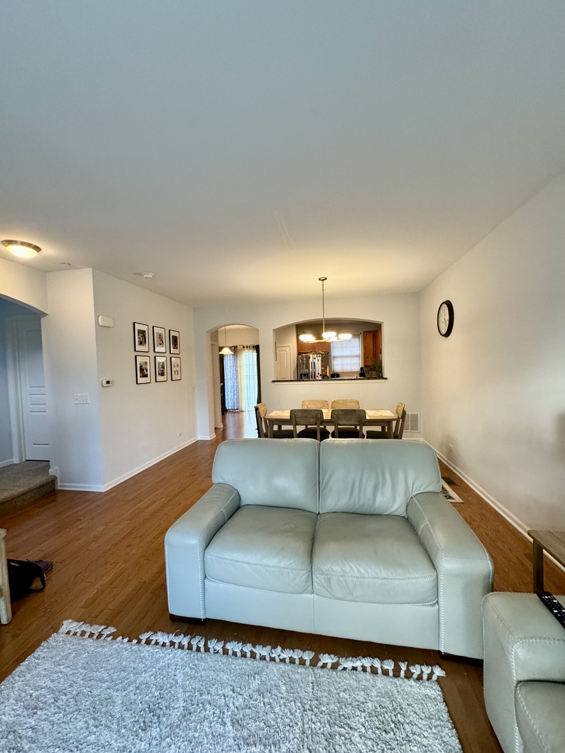 17 East Willow Road, Unit 17 Wheeling, IL 60090 - Photo 7 of 22 a living room with furniture