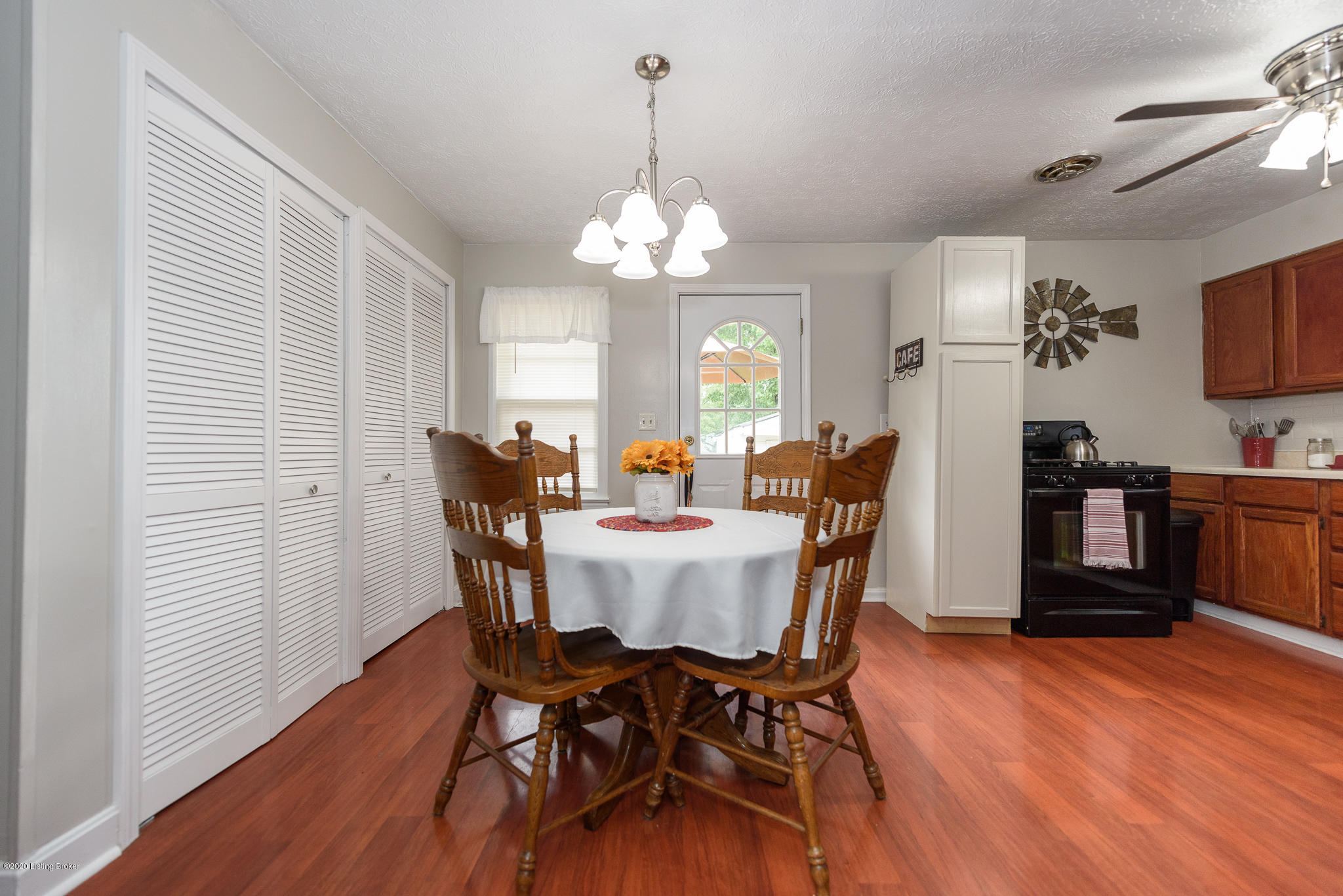 4302 Dover Road Louisville, KY 40216 - Photo 8 of 48 Dover-7