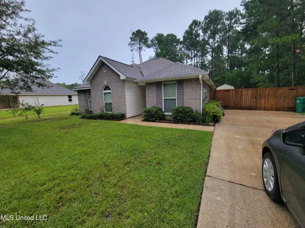 $1,800 | 230 Music Street, Waveland, MS 39576